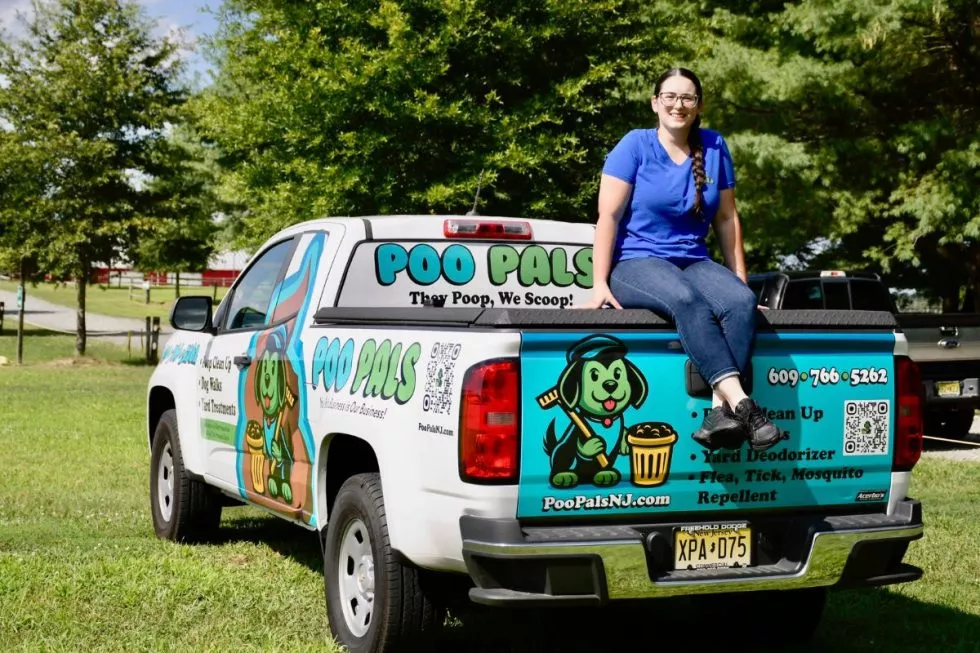 Samantha – Poo Pals team member serving Manville